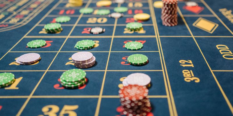 Luật Baccarat đơn giản phù hợp với sự tiếp cận của mọi người chơi